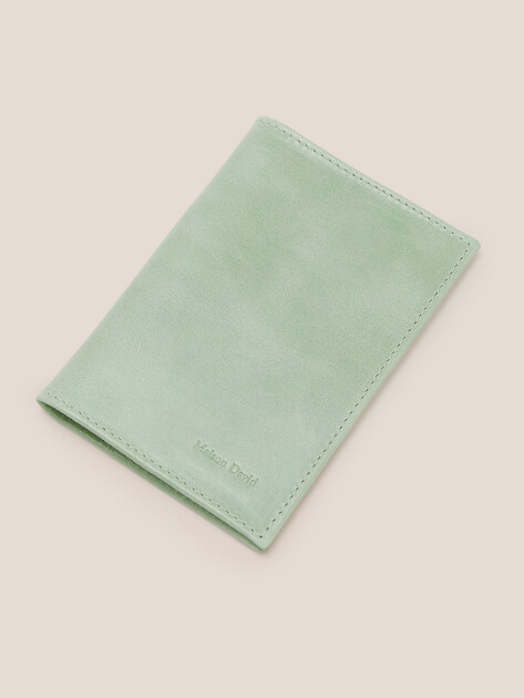 Обложка для паспорта MAISON DAVID, Артикул PASSPORT COVER, фисташковый | 4715369. Ракурс 3