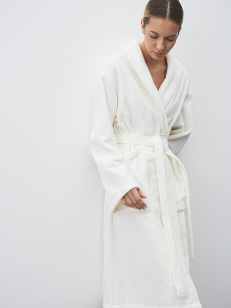 Женский махровый халат MAISON DAVID, Артикул Jupiter ABC, белый | 4717063. Ракурс 5 Женский махровый халат MAISON DAVID, Артикул Jupiter ABC, белый | 4717063. Ракурс 5