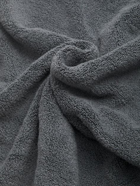 Махровое банное полотенце 100x150 MAISON DAVID, Артикул Louis ABC 100x150 cm, графитовый | 4720234. Ракурс 3