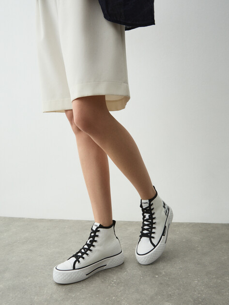 Женские высокие кеды KARL LAGERFELD KAMPUS MAX III Twin NFT Hi Top, Артикул KL60654T, белый | 4722369. Ракурс 6