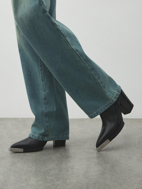 Женские казаки KARL LAGERFELD KOWBOY Zip Ankle Boot, Артикул KL37250, черный | 4727444. Ракурс 7