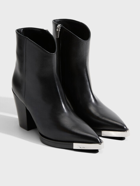 Женские казаки KARL LAGERFELD KOWBOY Zip Ankle Boot, Артикул KL37250, черный | 4727444. Ракурс 2