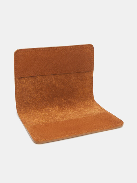 Обложка для паспорта MAISON DAVID, Артикул DAFNA, коричнево-оранжевый | 4744407. Ракурс 3