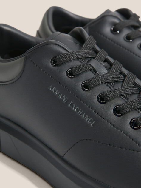 Мужские кеды ARMANI EXCHANGE, Артикул XUX123, черный | 4754873. Ракурс 3