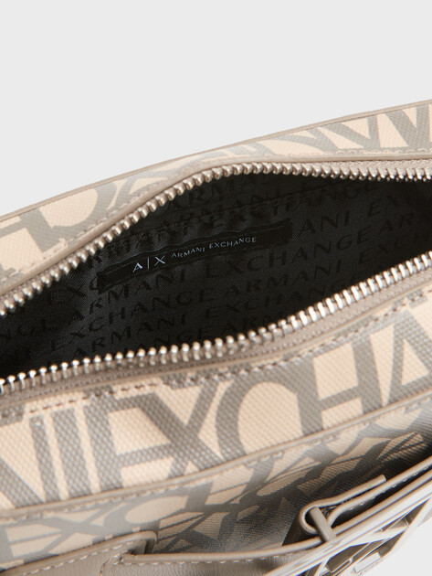 Женская сумка через плечо кросс-боди ARMANI EXCHANGE SUSIE MONOGRAM CAMERA CASE, Артикул 942699, бежево-золотой | 4759779. Ракурс 4 Женская сумка через плечо кросс-боди ARMANI EXCHANGE SUSIE MONOGRAM CAMERA CASE, Артикул 942699, бежево-золотой | 4759779. Ракурс 4