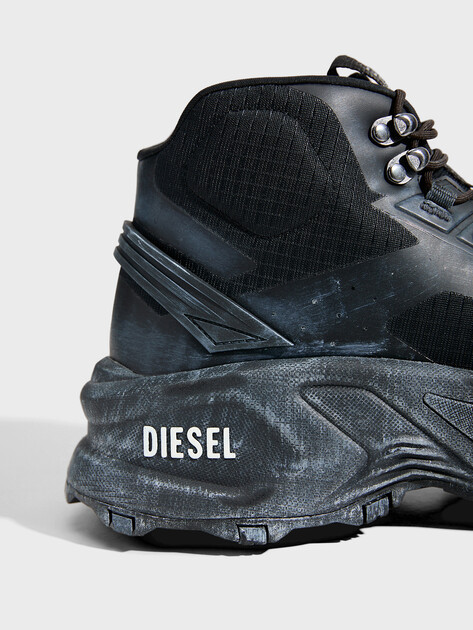 Мужские высокие кроссовки DIESEL CAGE HIKING, Артикул Y03650, черный | 4765277. Ракурс 3 Мужские высокие кроссовки DIESEL CAGE HIKING, Артикул Y03650, черный | 4765277. Ракурс 3