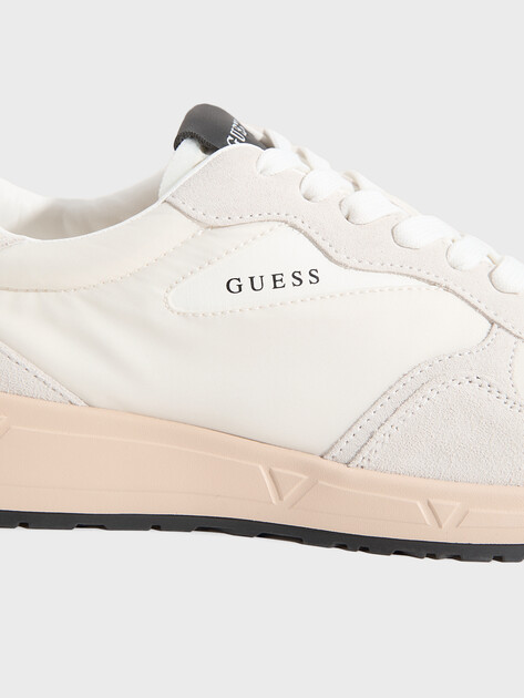 Мужские кроссовки GUESS ARIA, Артикул FMFARIFAL12, молочно-бежевый | 4766621. Ракурс 3