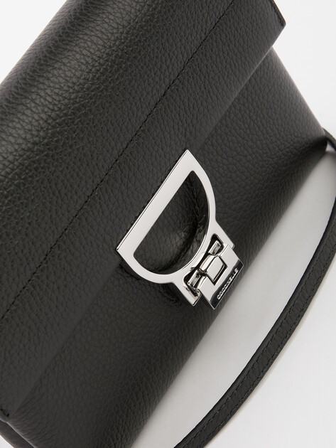 Женская сумка COCCINELLE HANDBAG GRAINED LEATHER / NOIR, Артикул E1 MD5 19 03 02, черный | 4776298. Ракурс 3 Женская сумка COCCINELLE HANDBAG GRAINED LEATHER / NOIR, Артикул E1 MD5 19 03 02, черный | 4776298. Ракурс 3