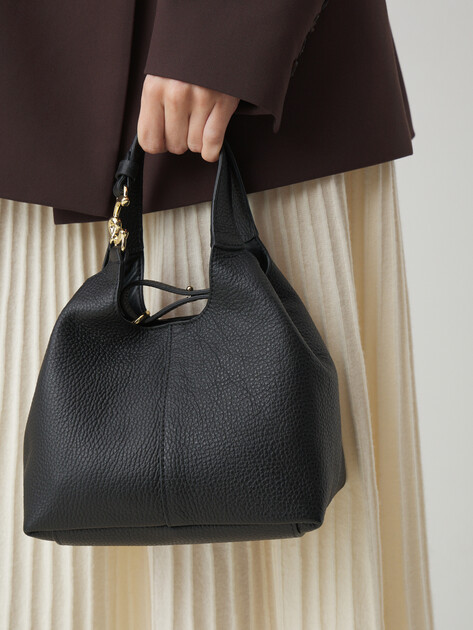 Женская сумка  COCCINELLE HANDBAG GRAINED LEATHER / NOIR, Артикул E1 SHA 58 01 01, черный | 4776827. Ракурс 2