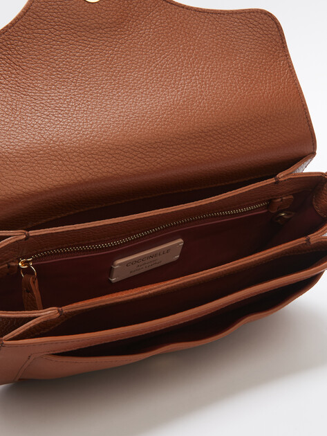 Женская сумка  COCCINELLE HANDBAG GRAINED LEATHER / COGN, Артикул E1 SSL 12 03 01, светло-коричневый | 4776835. Ракурс 5