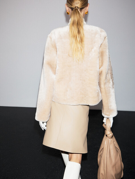 Женский жакет MAISON DAVID, Артикул MAGALI_STR, серовато-бежевый | 4779429. Ракурс 4