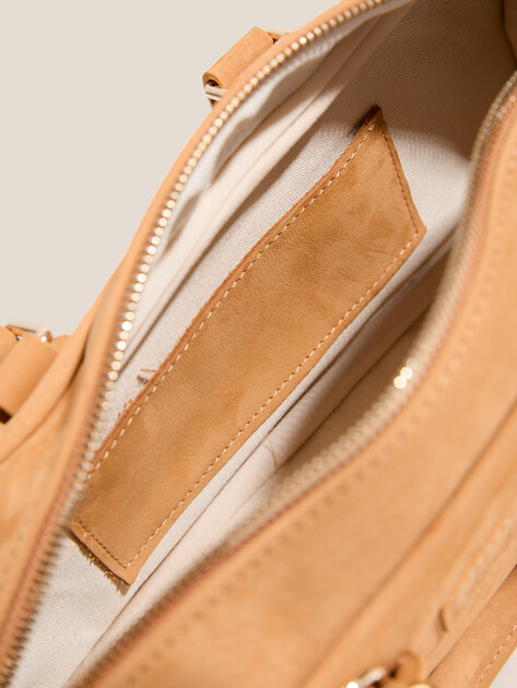 Женская сумка  MAISON DAVID, Артикул JADE, горчичный | 4792453. Ракурс 4