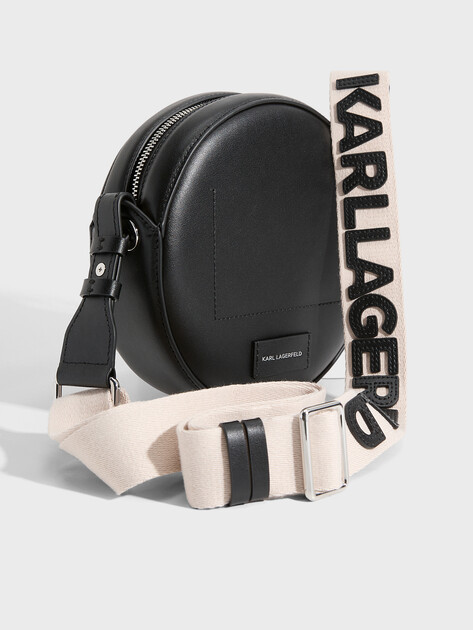 Женская сумка через плечо кросс-боди KARL LAGERFELD k/circle round cb perforated, Артикул A3W30059, черный | 4794554. Ракурс 3