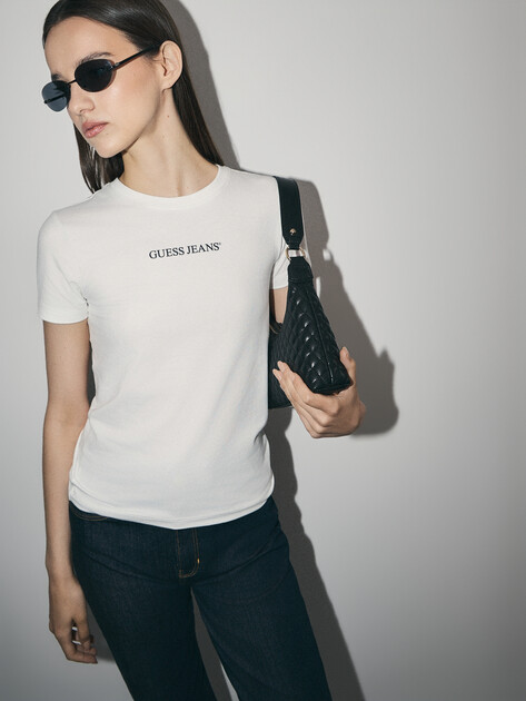 Женская футболка GUESS JEANS GJ SS CN SLIM LOGO PRINT TEE, Артикул W4YI01J1314, белый | 4800349. Ракурс 5 Женская футболка GUESS JEANS GJ SS CN SLIM LOGO PRINT TEE, Артикул W4YI01J1314, белый | 4800349. Ракурс 5