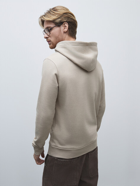 Мужское худи GUESS BEAU HOODIE SWEATSHIRT, Артикул M5YQ36KCN01, бежевый | 4803260. Ракурс 4 Мужское худи GUESS BEAU HOODIE SWEATSHIRT, Артикул M5YQ36KCN01, бежевый | 4803260. Ракурс 4