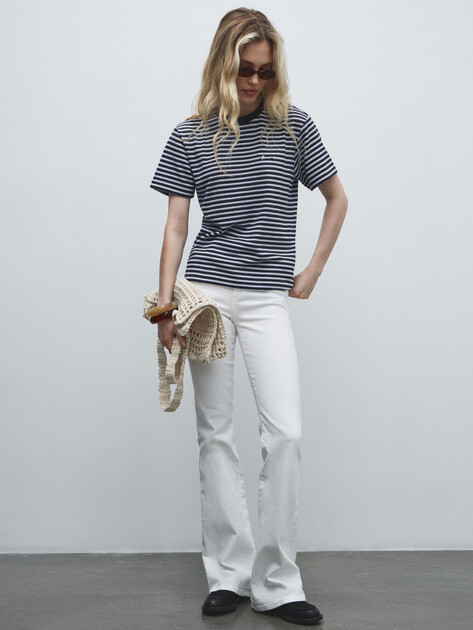 Женская футболка GUESS SS SARA STRIPED TOP, Артикул W5YP02KCXL2, темно-синий | 4804095. Ракурс 2 Женская футболка GUESS SS SARA STRIPED TOP, Артикул W5YP02KCXL2, темно-синий | 4804095. Ракурс 2