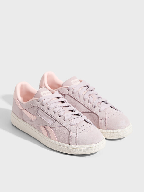 Женские кеды REEBOK CLUB C GROUNDS UK, Артикул CLUB C GROUNDS UK, пыльно-розовый | 4806179. Ракурс 2