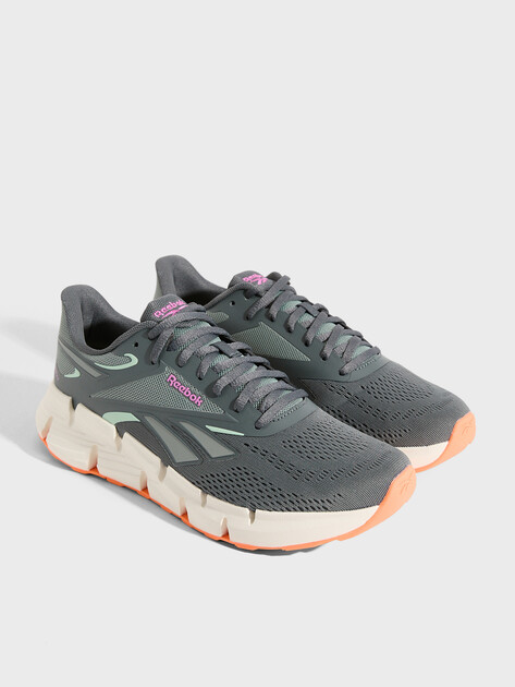Женские кроссовки REEBOK ZIG DYNAMICA 6, Артикул ZIG DYNAMICA 6, темно-серый | 4807654. Ракурс 2 Женские кроссовки REEBOK ZIG DYNAMICA 6, Артикул ZIG DYNAMICA 6, темно-серый | 4807654. Ракурс 2