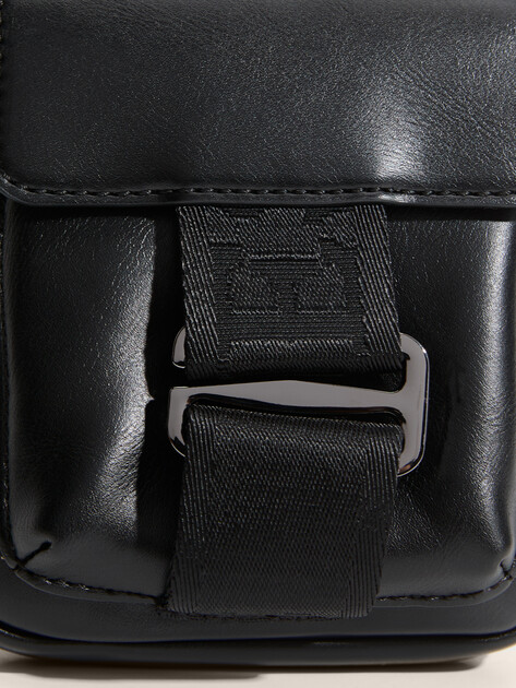 Мужская сумка для смартфона GUESS BOSTON PHONE CASE, Артикул HMBOCAP6142, черный | 4814140. Ракурс 2