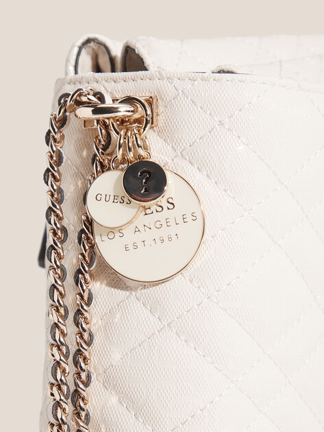 Женская сумка  GUESS ISEMAY CONVERTIBLE XBODY FLAP, Артикул HWGG9628210, молочно-белый | 4814374. Ракурс 2