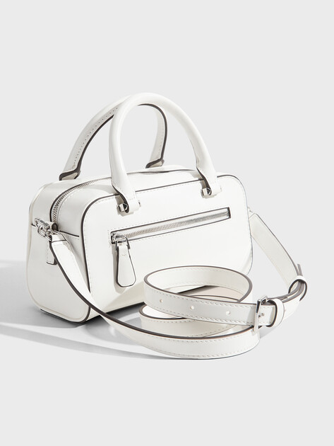 Женская сумка  GUESS ARNELA MINI SATCHEL, Артикул HWNY9496740, белый | 4814473. Ракурс 3