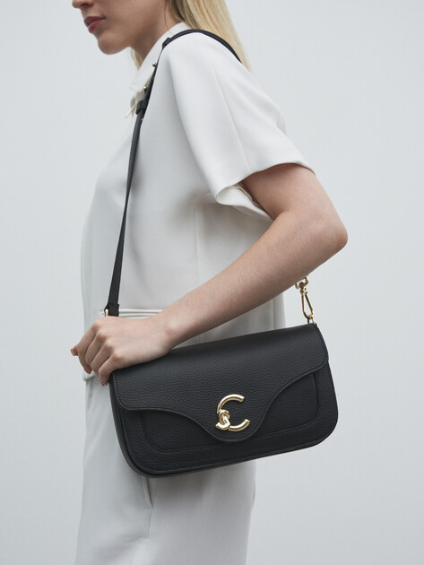 Женская сумка COCCINELLE HANDBAG GRAINED LEATHER / COGN, Артикул E1 SSL 12 03 01, черный | 4819563. Ракурс 5 Женская сумка COCCINELLE HANDBAG GRAINED LEATHER / COGN, Артикул E1 SSL 12 03 01, черный | 4819563. Ракурс 5