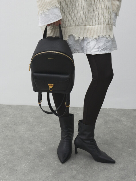 Женский рюкзак COCCINELLE HANDBAG GRAINED LEATHER / NOIR, Артикул E1 TFK 14 01 01, черный | 4819621. Ракурс 5