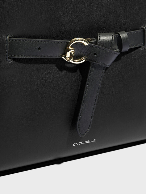 Женский тоут COCCINELLE HANDBAG SMOOTH LEATHER / NOIR, Артикул E1 TLA 18 04 01, черный | 4822302. Ракурс 2