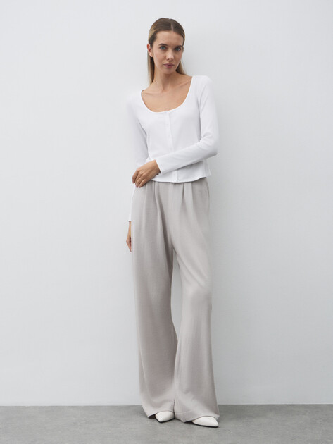 Женский лонгслив GUESS LIA LS TOP, Артикул O5GP01KCQ72, белый | 4833731. Ракурс 2