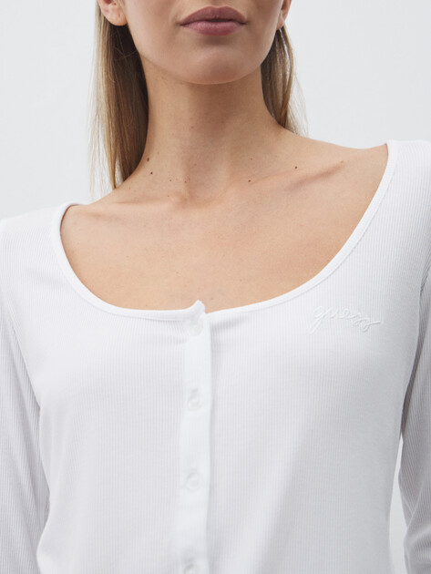Женский лонгслив GUESS LIA LS TOP, Артикул O5GP01KCQ72, белый | 4833731. Ракурс 3
