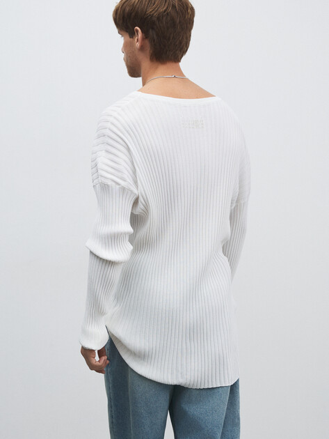 Мужской джемпер MM6 MAISON MARGIELA Crewneck, Артикул SH2HL0020, белый | 4853165. Ракурс 4