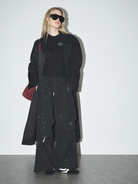 Женский джемпер MM6 MAISON MARGIELA, Артикул S62HL0034, черный | 4853968. Ракурс 2 Женский джемпер MM6 MAISON MARGIELA, Артикул S62HL0034, черный | 4853968. Ракурс 2