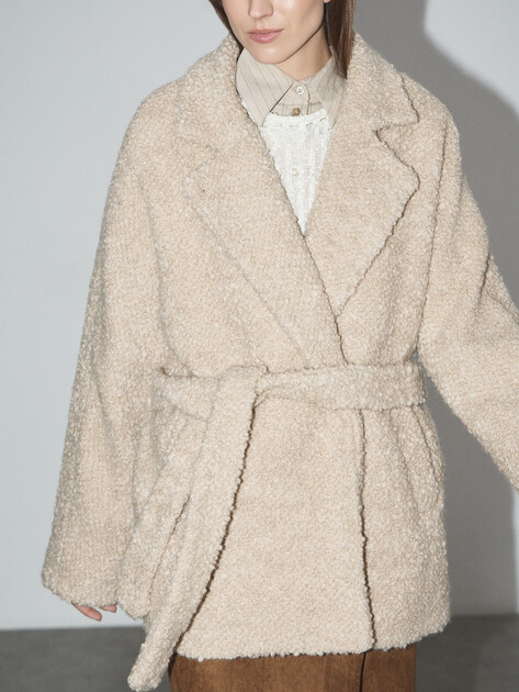 Женское полупальто MAISON DAVID, Артикул LOURDES_ALPACO, светло-бежевый | 4855461. Ракурс 3 Женское полупальто MAISON DAVID, Артикул LOURDES_ALPACO, светло-бежевый | 4855461. Ракурс 3