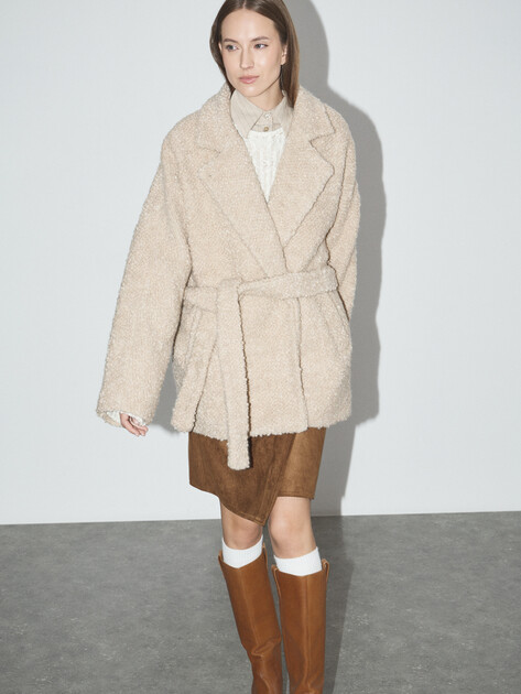 Женское полупальто MAISON DAVID, Артикул LOURDES_ALPACO, светло-бежевый | 4855461. Ракурс 5 Женское полупальто MAISON DAVID, Артикул LOURDES_ALPACO, светло-бежевый | 4855461. Ракурс 5