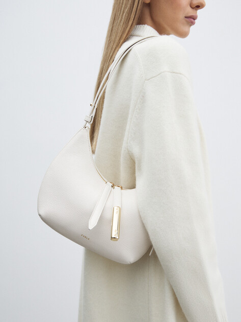 Женская сумка  FURLA, Артикул FURLA GOCCIA S SHOULDER BAG, светло-бежевый | 4856620. Ракурс 5