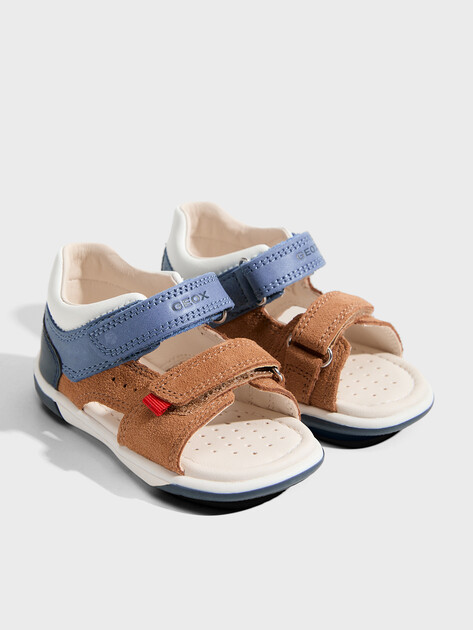 Детские сандалии GEOX B SANDAL ZAPITO BOY, Артикул B556EB, светло-коричневый | 4857602. Ракурс 2