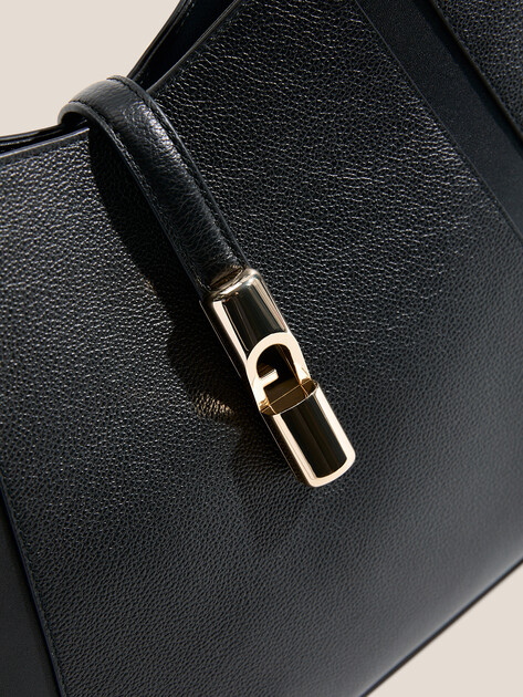 Женский тоут FURLA, Артикул FURLA GOCCIA L TOTE, черный | 4857627. Ракурс 2