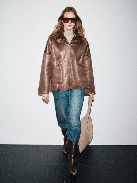 Женская дубленка MAISON DAVID, Артикул ODRI_SDF_L, коричневый | 4858015. Ракурс 5 Женская дубленка MAISON DAVID, Артикул ODRI_SDF_L, коричневый | 4858015. Ракурс 5