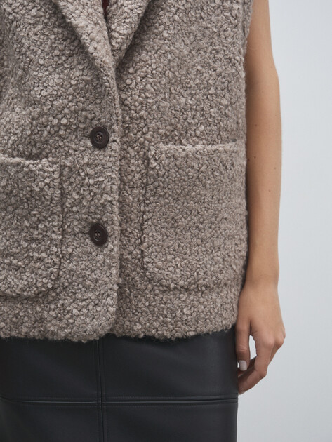 Женский жилет MAISON DAVID, Артикул SOPHIE_ALPACO, бежево-серый | 4862543. Ракурс 3 Женский жилет MAISON DAVID, Артикул SOPHIE_ALPACO, бежево-серый | 4862543. Ракурс 3