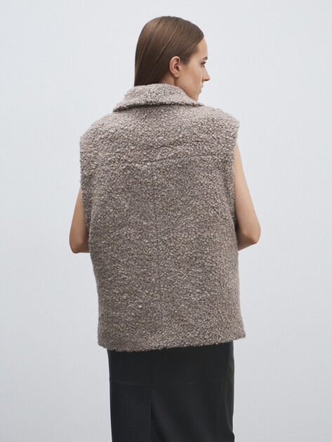 Женский жилет MAISON DAVID, Артикул SOPHIE_ALPACO, бежево-серый | 4862543. Ракурс 4 Женский жилет MAISON DAVID, Артикул SOPHIE_ALPACO, бежево-серый | 4862543. Ракурс 4