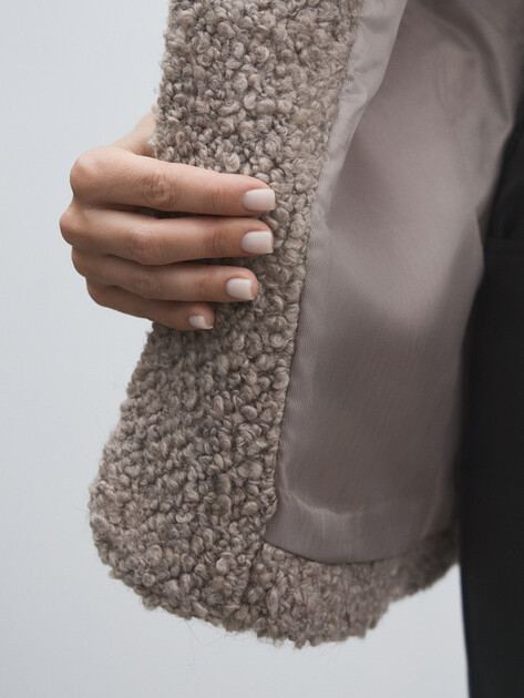 Женский жилет MAISON DAVID, Артикул SOPHIE_ALPACO, бежево-серый | 4862543. Ракурс 6 Женский жилет MAISON DAVID, Артикул SOPHIE_ALPACO, бежево-серый | 4862543. Ракурс 6