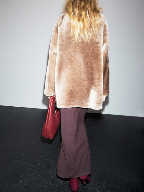 Женская шуба  MAISON DAVID, Артикул GEORGETTE_STR, светло-коричневый | 4865218. Ракурс 4