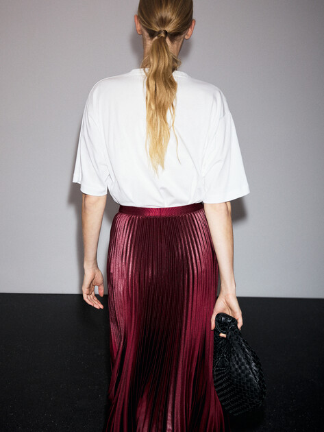 Женская футболка GUESS JEANS GJ SS CN OS AMERICAN TR TEE, Артикул W4YI08K8HM0, белый | 4890964. Ракурс 4 Женская футболка GUESS JEANS GJ SS CN OS AMERICAN TR TEE, Артикул W4YI08K8HM0, белый | 4890964. Ракурс 4