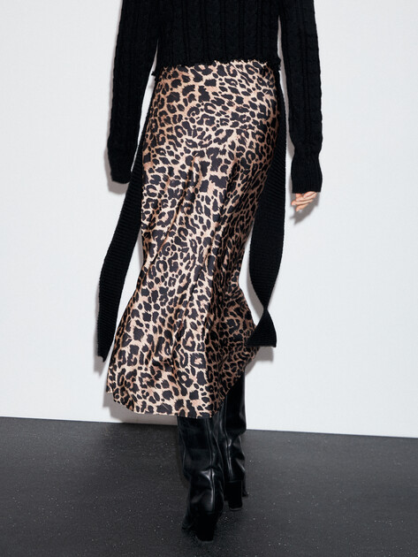 Юбка  миди GUESS SIBILLA LONG SATIN SKIRT, Артикул W5YD55WF1T2, леопардовый принт | 4891014. Ракурс 4