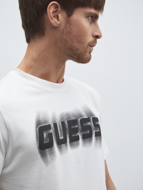Мужская футболка GUESS ASCANIO CN T-SHIRT, Артикул Z5YI12I3Z14, белый | 4891127. Ракурс 3 Мужская футболка GUESS ASCANIO CN T-SHIRT, Артикул Z5YI12I3Z14, белый | 4891127. Ракурс 3