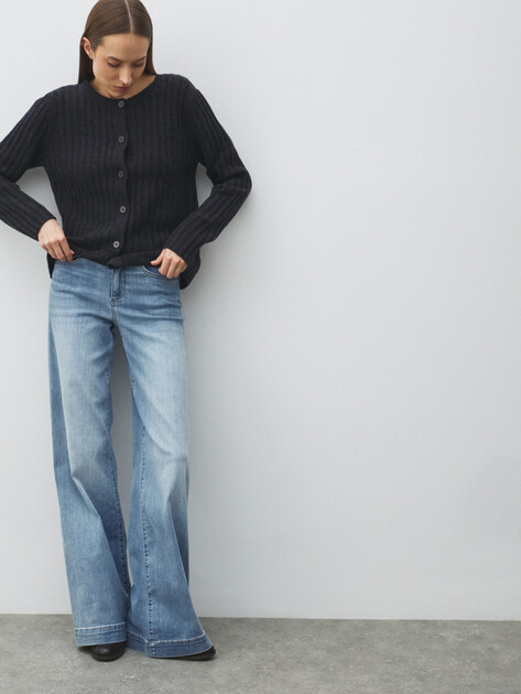 Женские джинсы клеш LIU∙JO, Артикул UA6068, голубой | 4898105. Ракурс 5