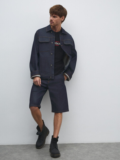 Мужская футболка GUESS JEANS GJ SS CN REG AMERICAN TRAD TEE, Артикул M4YI42K8FQ4, черный | 4908010. Ракурс 2 Мужская футболка GUESS JEANS GJ SS CN REG AMERICAN TRAD TEE, Артикул M4YI42K8FQ4, черный | 4908010. Ракурс 2