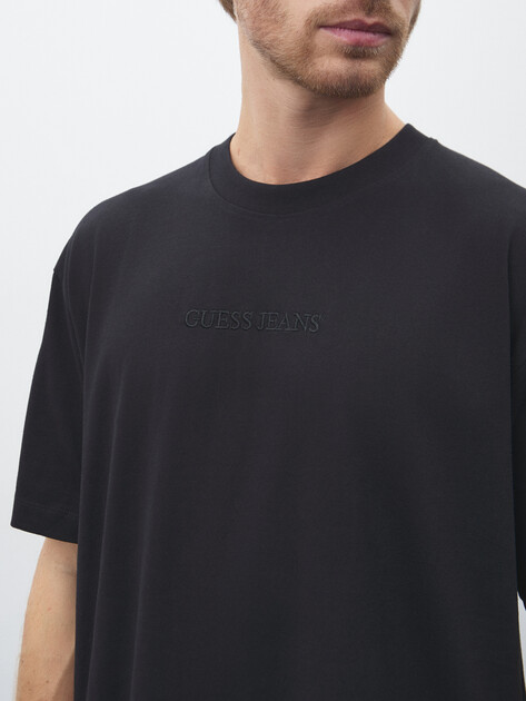 Мужская футболка GUESS JEANS GJ SS CN OS LOGO EMB TEE, Артикул M4YI44K8FQ4, черный | 4908016. Ракурс 3
