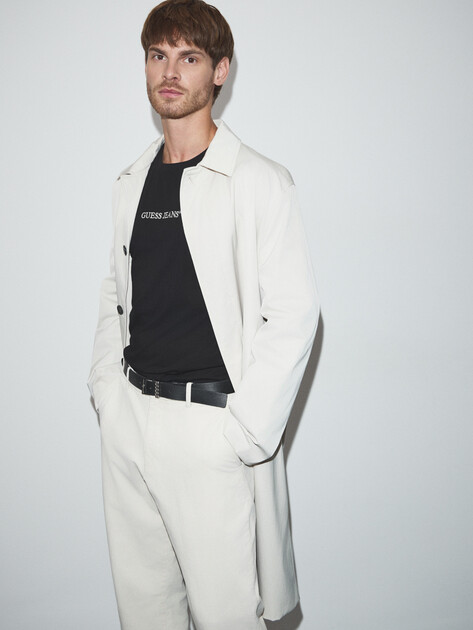 Мужской лонгслив GUESS JEANS GJ LS CN REG EMBRO TEE, Артикул M5RI84K8HM0, черный | 4908046. Ракурс 5