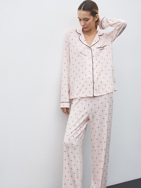 Женская пижама GUESS SASHA PJ SET, Артикул O5RX08KCIN2, бледно-розовый | 4908710. Ракурс 5 Женская пижама GUESS SASHA PJ SET, Артикул O5RX08KCIN2, бледно-розовый | 4908710. Ракурс 5